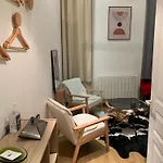 Cocoon Gallery Bed & Breakfast Parijs