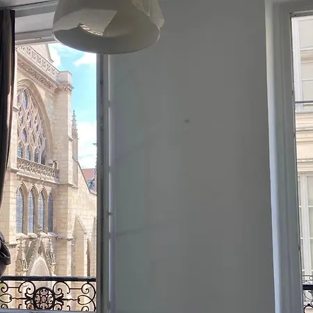 Cocoon Gallery Bed & Breakfast Paris
