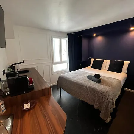 Cocoon Gallery Bed and Breakfast 3*