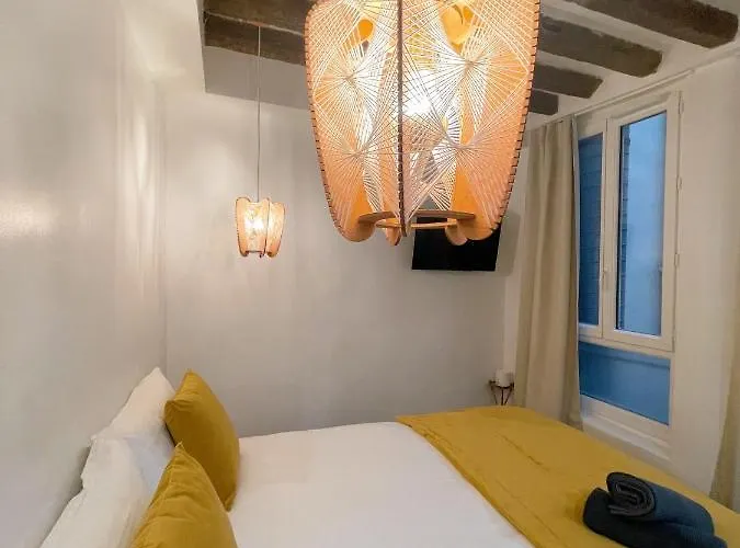 Bed and Breakfast Cocoon Gallery