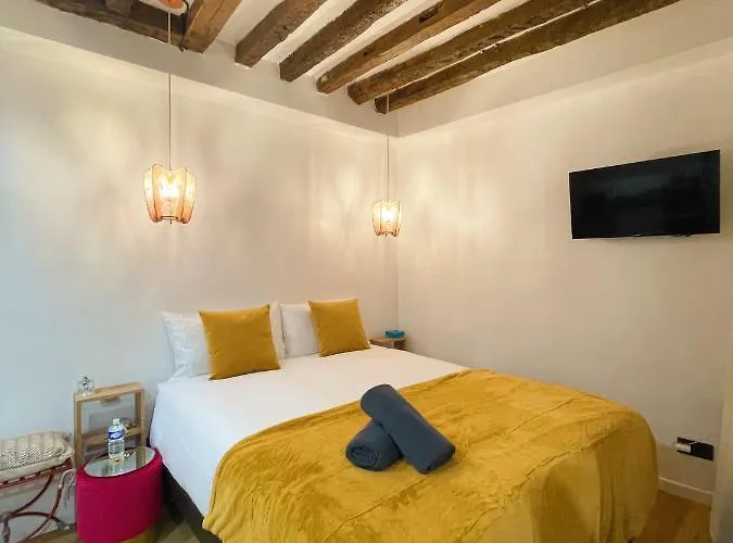 Bed and Breakfast Cocoon Gallery