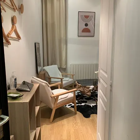 Cocoon Gallery לינה וארוחת בוקר 3*