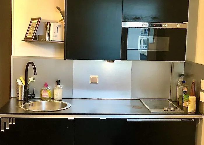 Cocoon Gallery Bed & Breakfast Paris