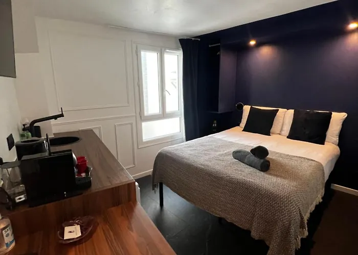 Cocoon Gallery Bed & Breakfast 3*