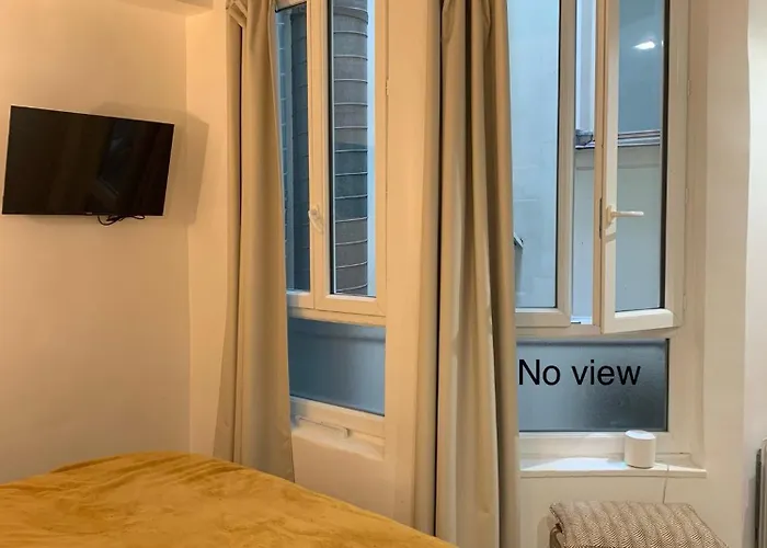 Cocoon Gallery Bed & Breakfast Paris